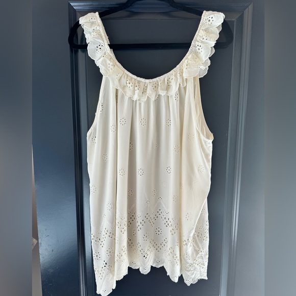 Torrid 2 cream tank top - Picture 4 of 5